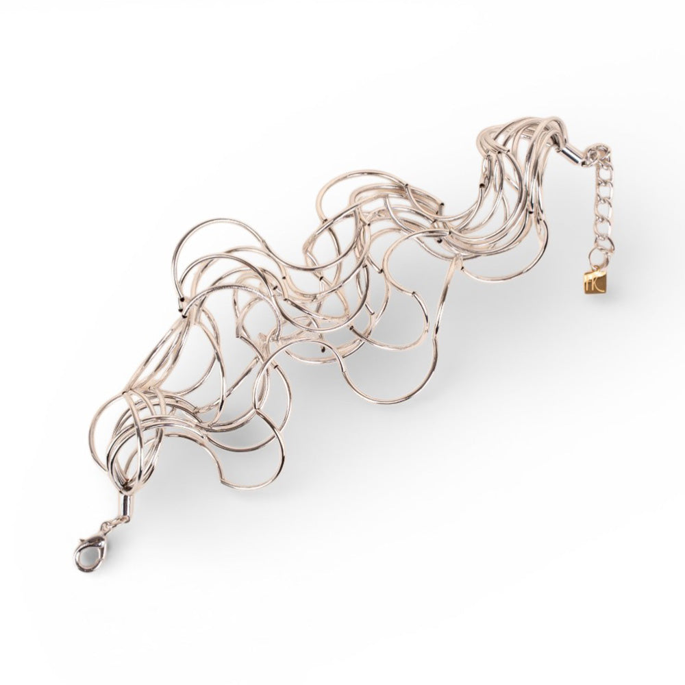 MULTI-STRING BRACELET WITH WAVY WEAVE