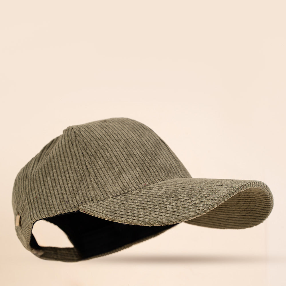 CAPPELLO CON VISIERA IN VELLUTO A COSTINE