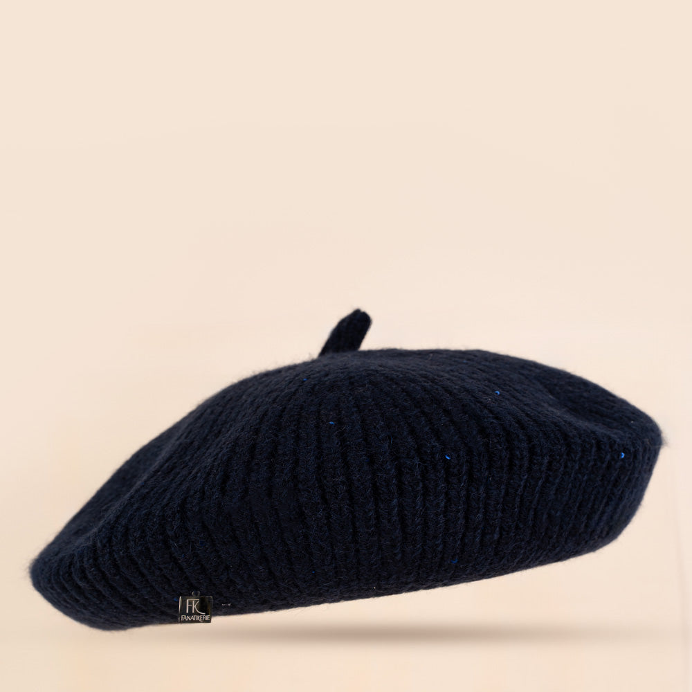 CAPPELLO MODELLO BASCO IN MAGLIA CON MICRO PAILLETES TONO SU TONO