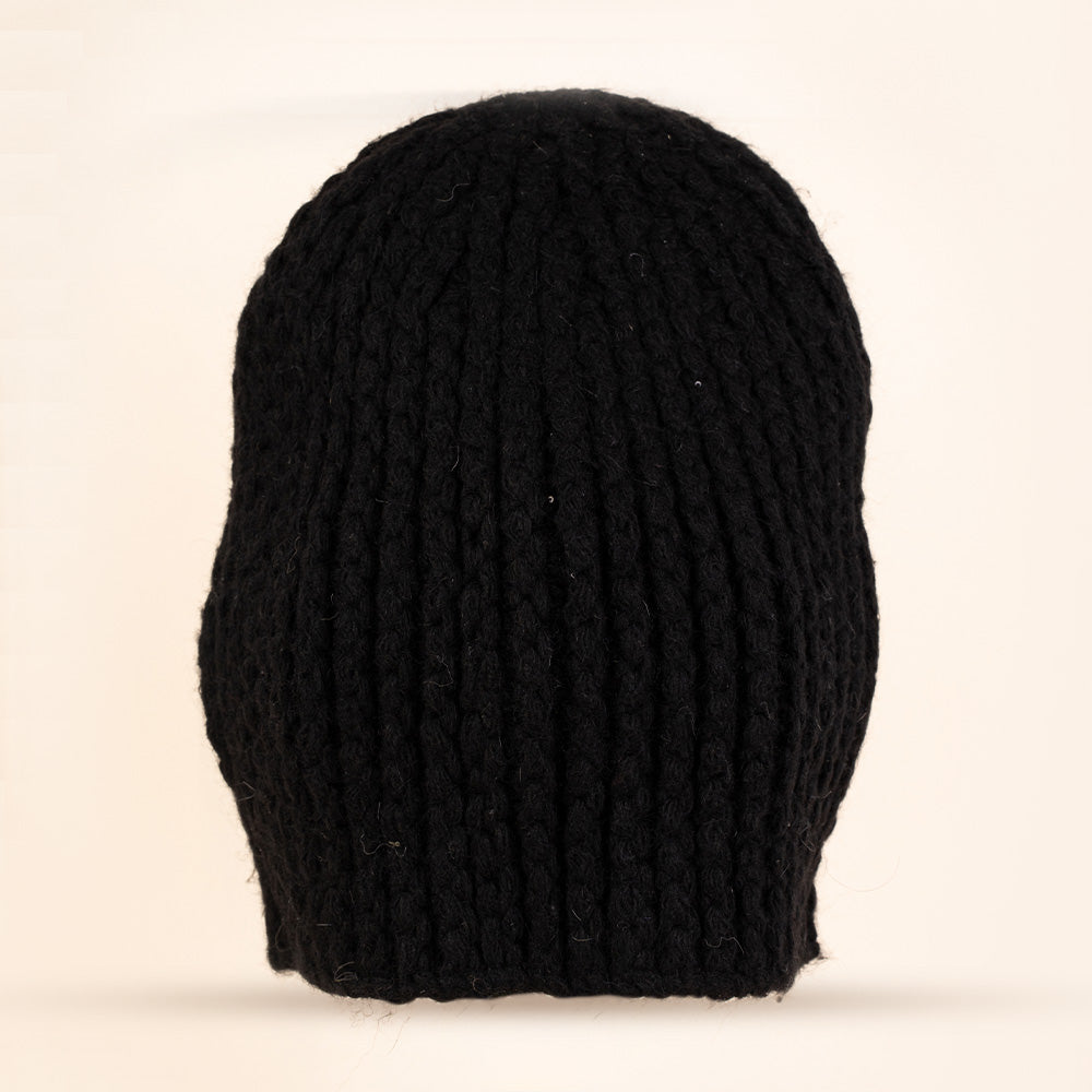 CAPPELLO IN MAGLIA CON TAGLIO E MICRO PAILLETES