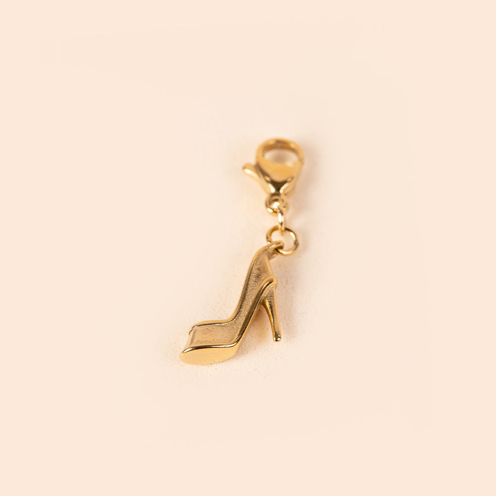 CHARM PENDANT SHOE WITH HEEL