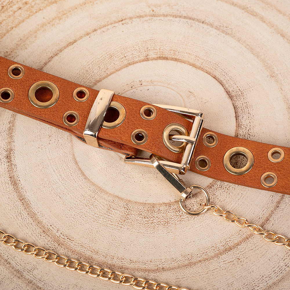 CINTURA CON BORCHIE BUCATE E CATENA PENDENTE