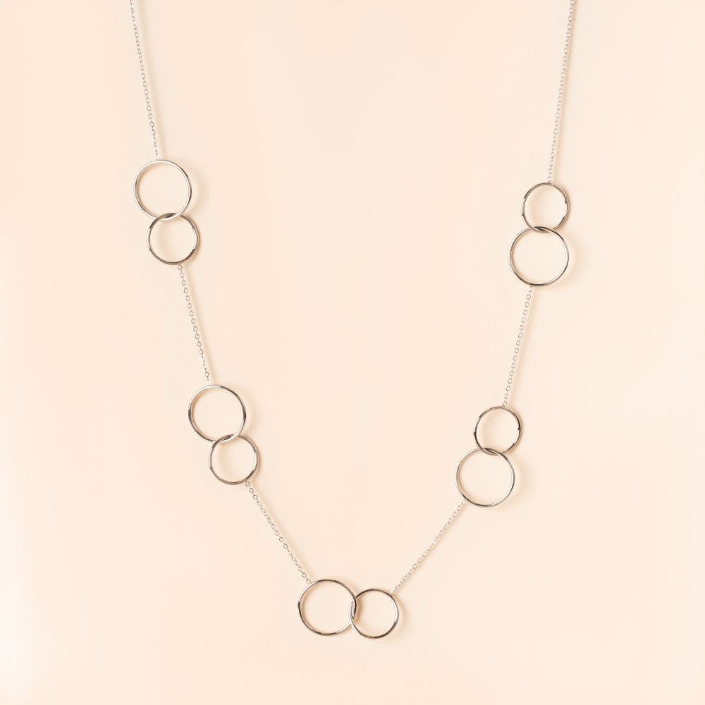 COLLANA LUNGA CON CERCHI INTRECCIATI