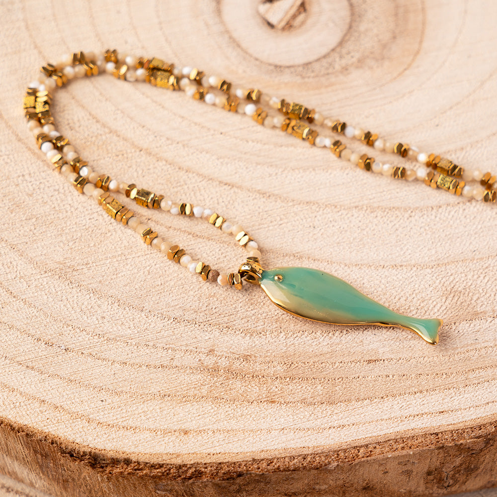 CHOKER NECKLACE WITH FISH AND STONES