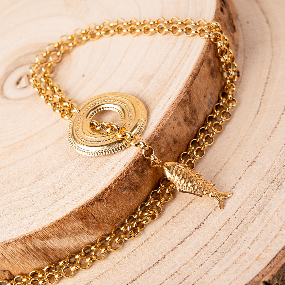 LONG SLIDING NECKLACE WITH FISH AND WORKED CIRCLE AT THE ENDS