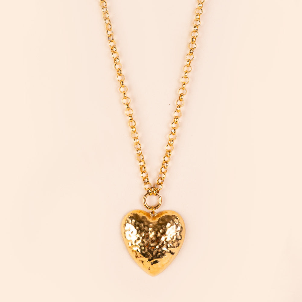 LONG NECKLACE WITH LARGE HAMMERED HEART