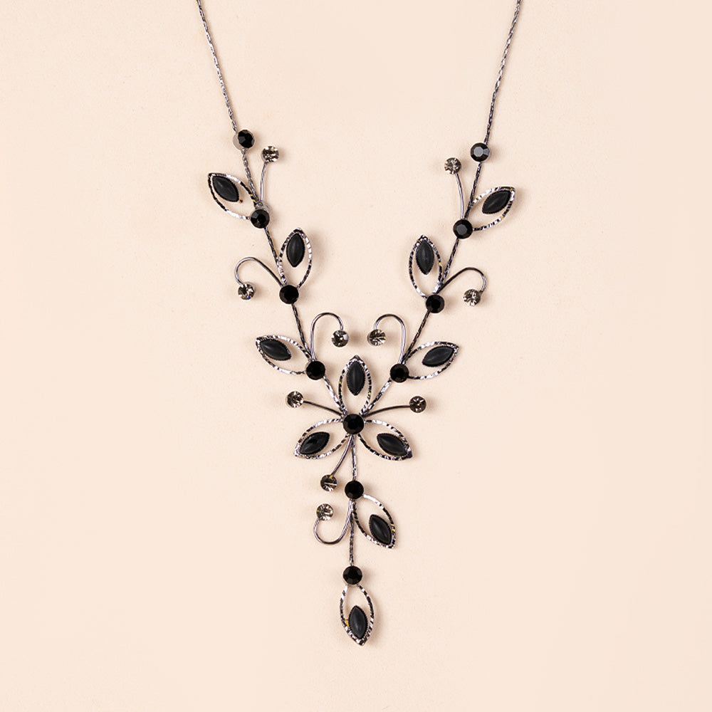 NECKLACE WITH GRADATION BRANCHES