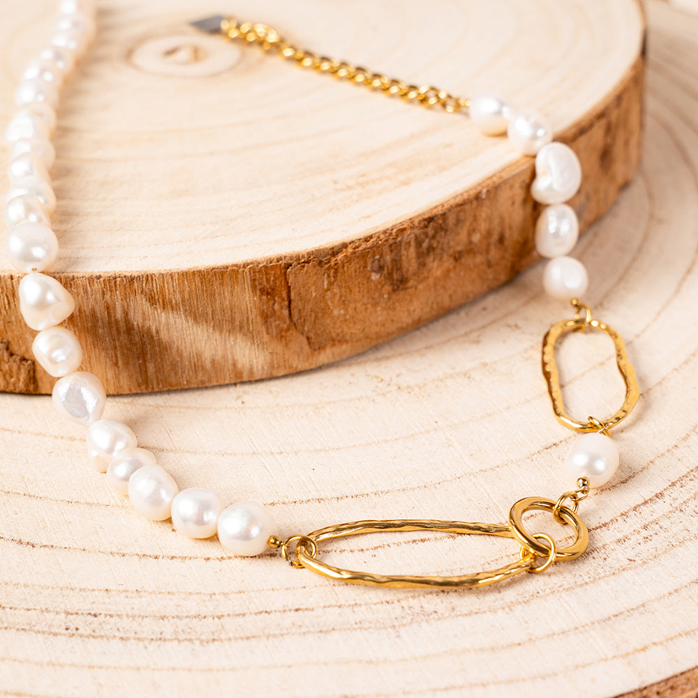 COLLANA GIROCOLLO IN PERLE CON DETTAGLI MARTELLATI