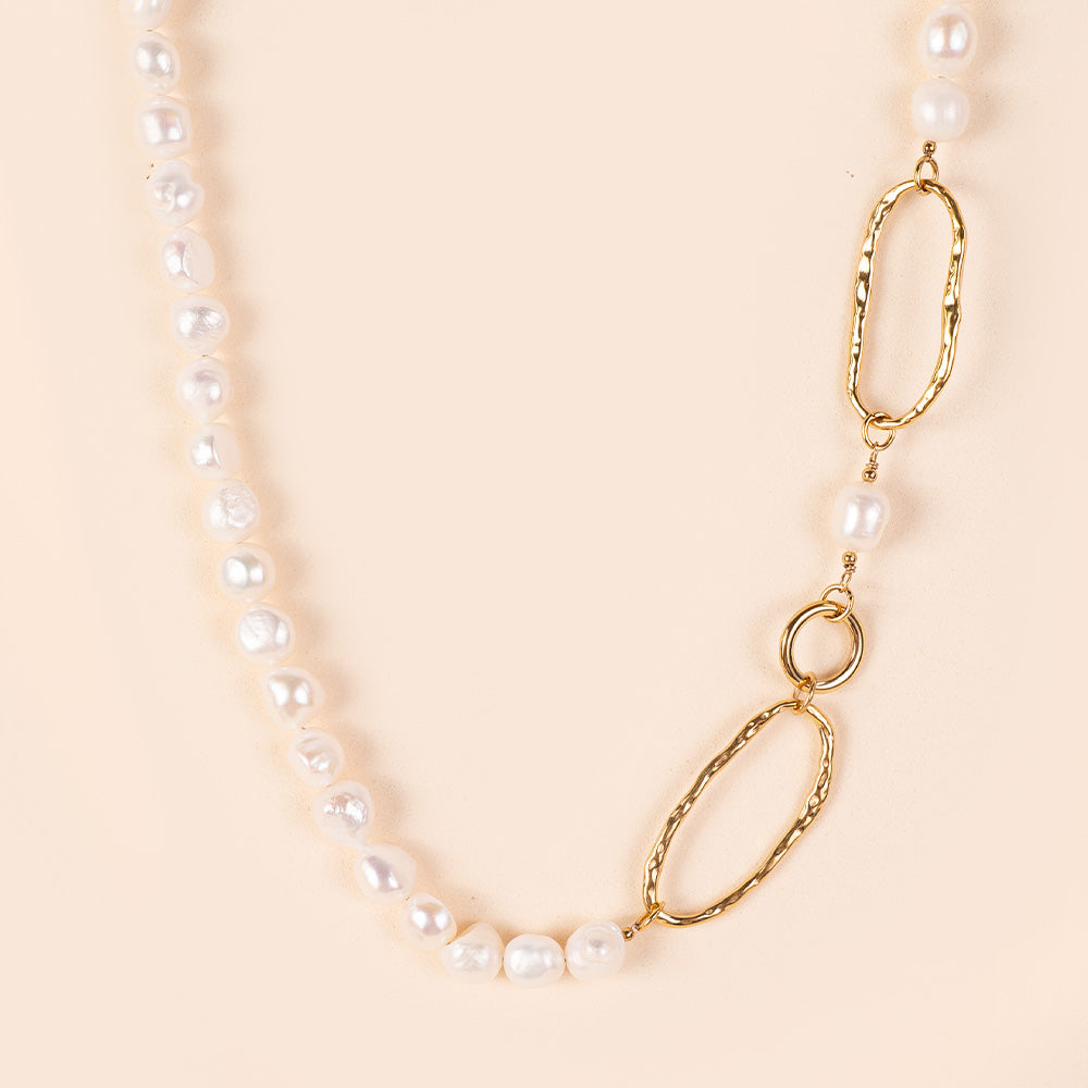 COLLANA GIROCOLLO IN PERLE CON DETTAGLI MARTELLATI