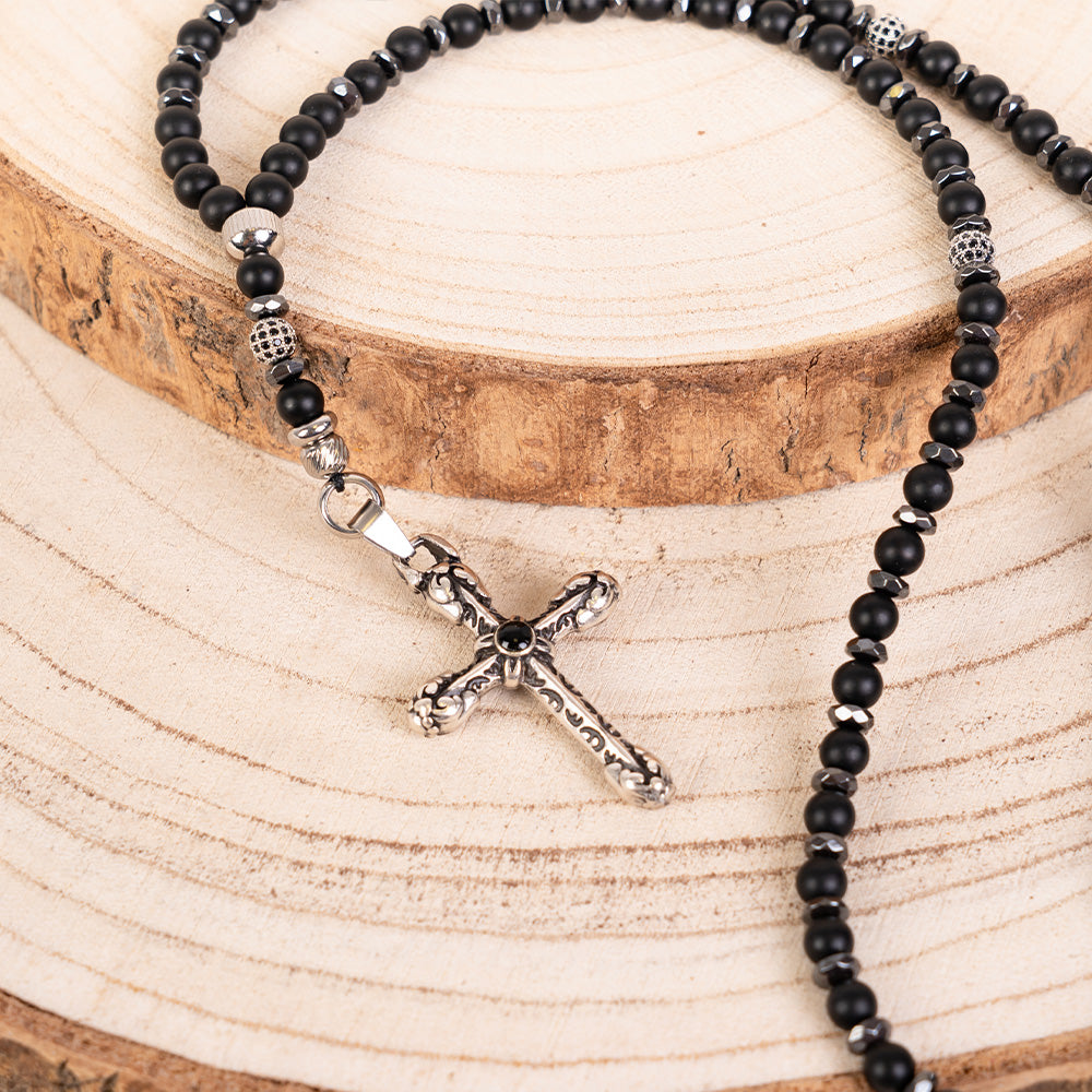 COLLANA LUNGA CON PIETRE DURE E CROCE PENDENTE