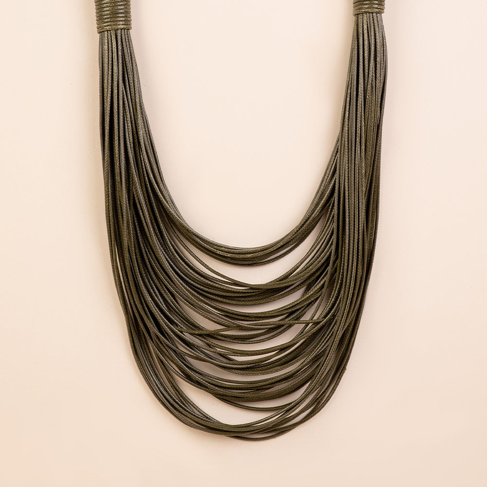 COLLANA MULTIFILO CON FILI IN TESSUTO LUCIDI