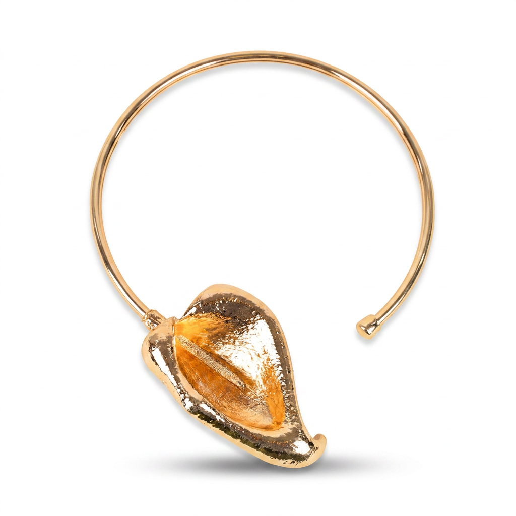 COLLANA A GIROCOLLO RIGIDA CON CALLA AD UN'ESTREMITA'