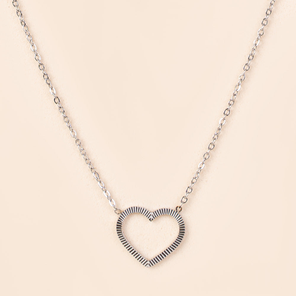 COLLANA GIROCOLLO CON CUORE RIGATO