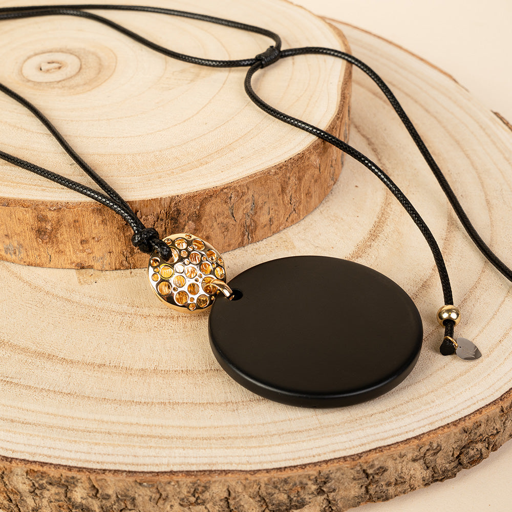 COLLANA LUNGA CON MEDAGLIONE CENTRALE