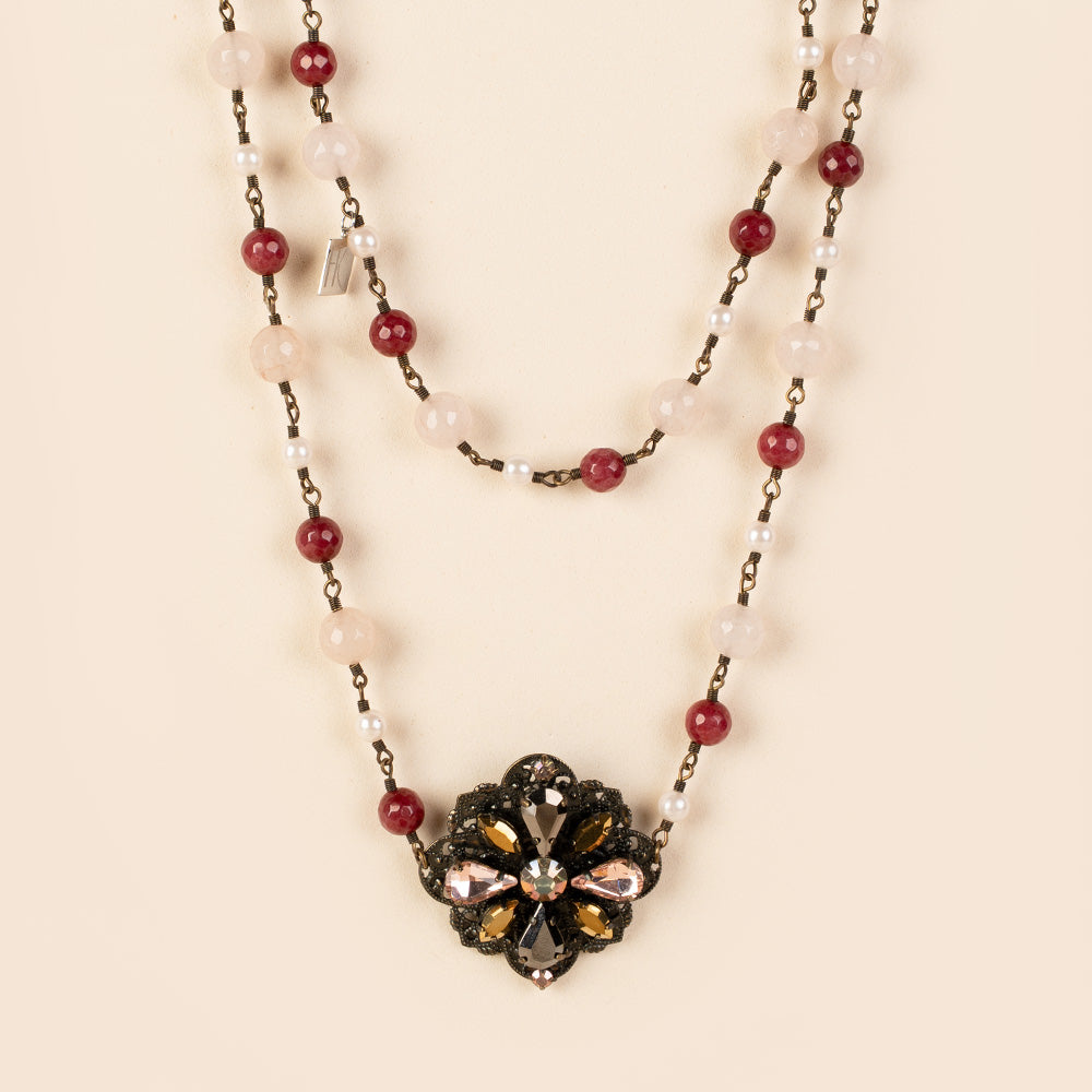 COLLANA LUNGA CON PIETRE SFACCETTATE E PIETRA A FIORE