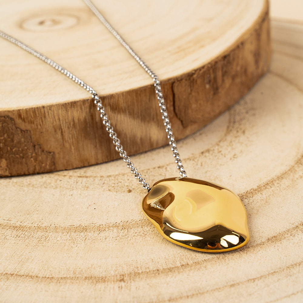 COLLANA LUNGA CON PENDENTE IRREGOLARE