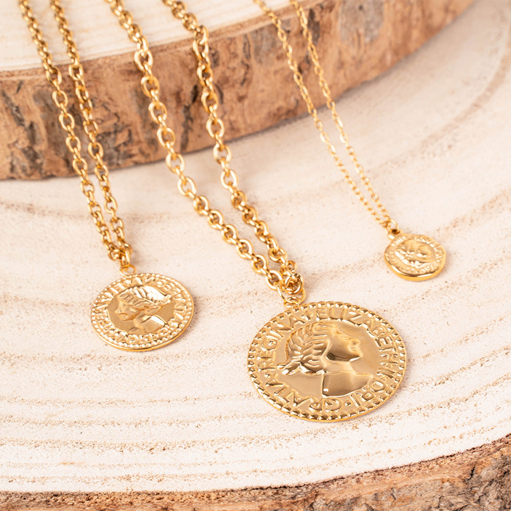 COLLANA MULTIFILO CON MONETE PENDENTI DI DIVERSA GRANDEZZA