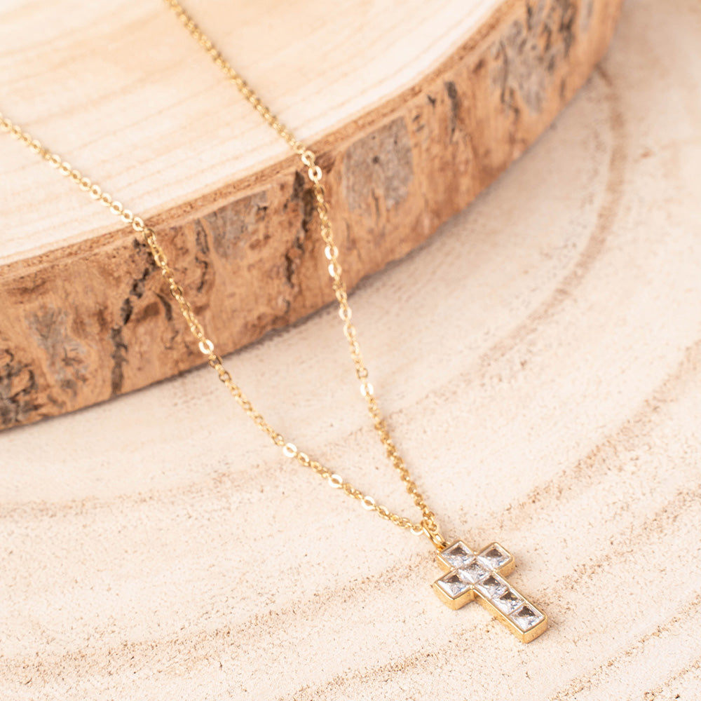 COLLANA A GIROCOLLO CON CROCE PENDENTE DI STRASS