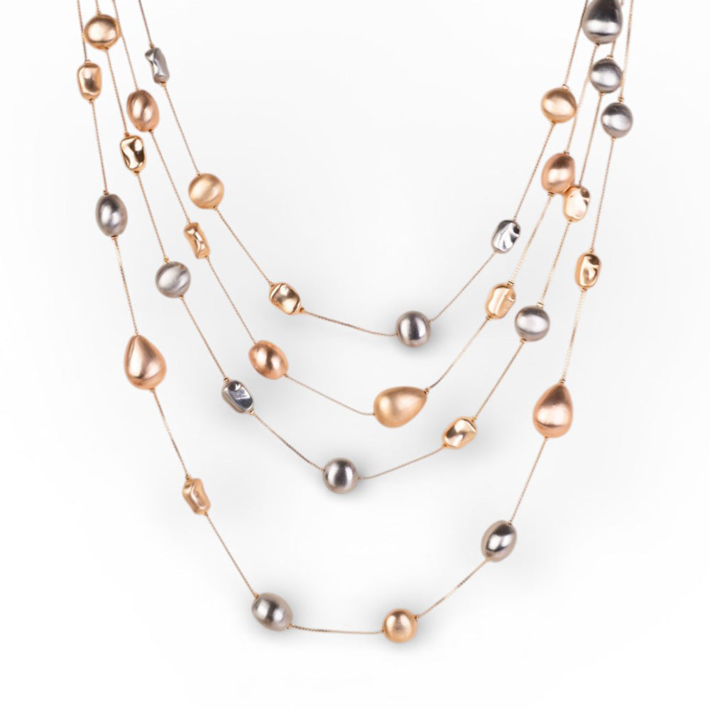 COLLANA LUNGA MULTIFILO CON ELEMENTI SATINATI