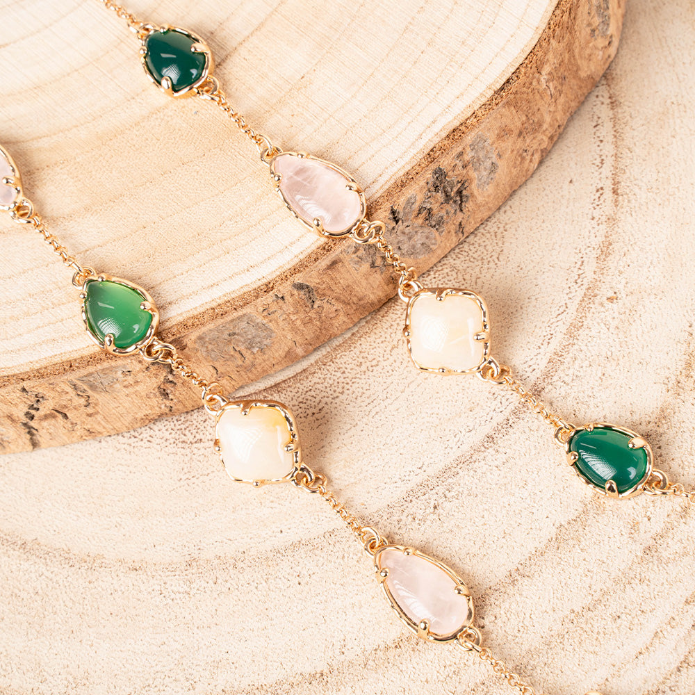 COLLANA LUNGA CON PIETRE SFUMATE A GOCCIA E TRIANGOLO