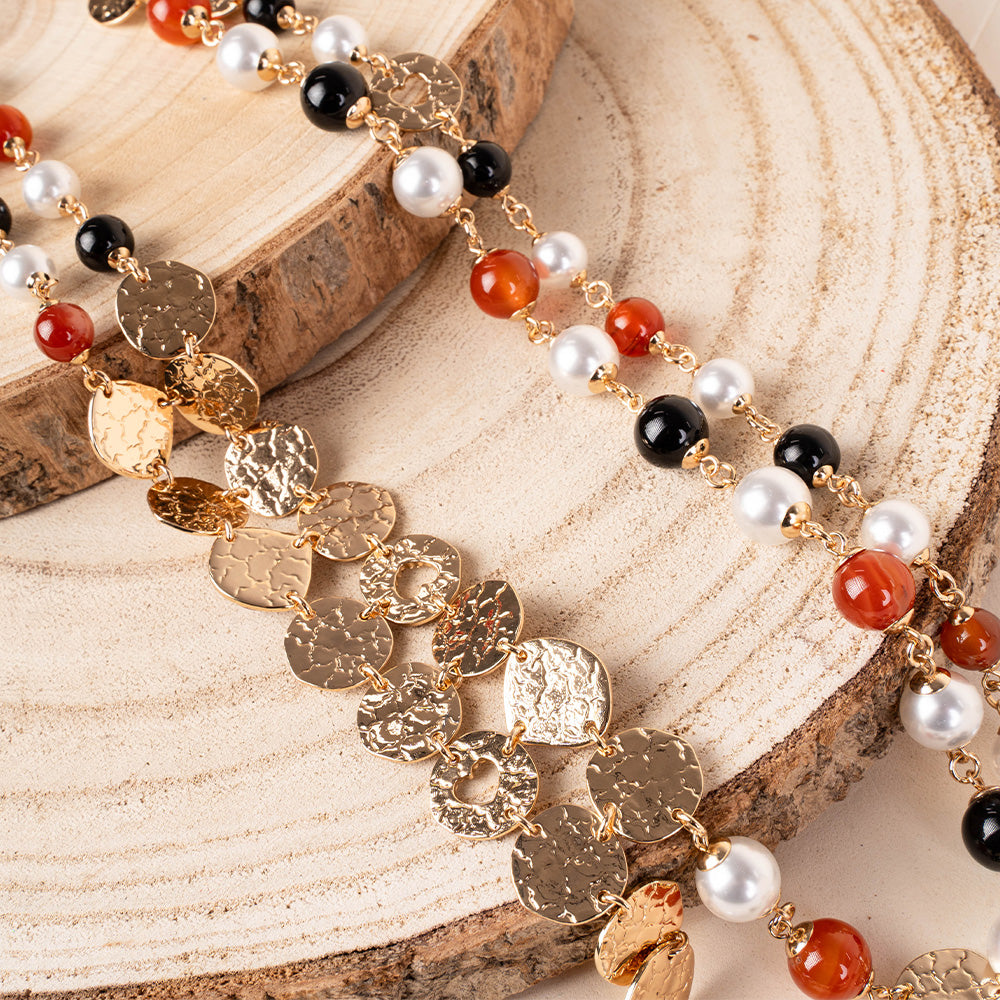 COLLANA LUNGA CON PIETRE PERLE E ELEMENTI CIRCOLARI MARTELLATI