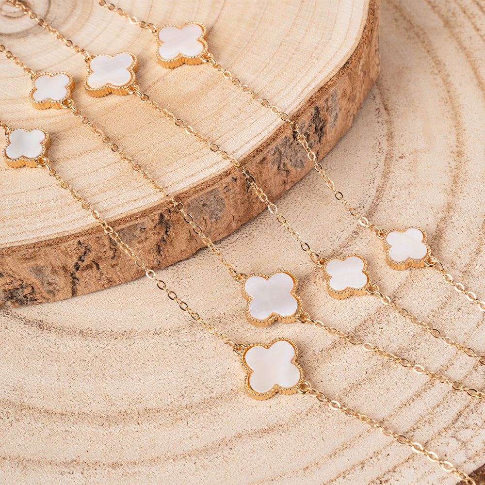 COLLANA LUNGA CON QUADRIFOGLI DI DIVERSA GRANDEZZA