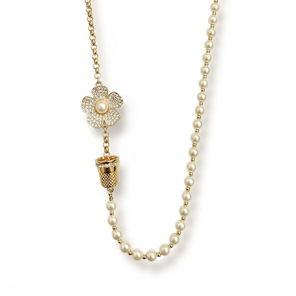 COLLANA LUNGA CON PERLE ED ELEMENTI A FORMA DI FIORE E DITALE