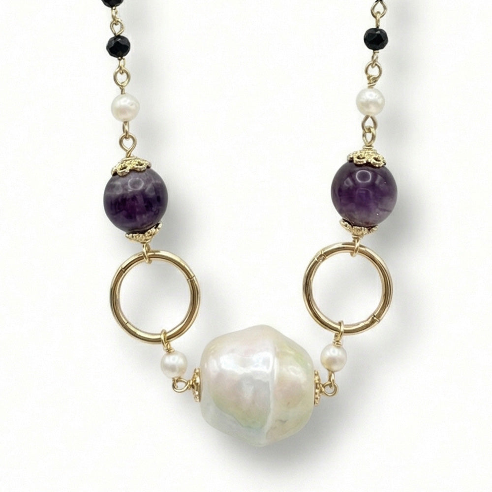COLLANA LUNGA CON PERLA GRANDE, CRISTALLI E SFERE