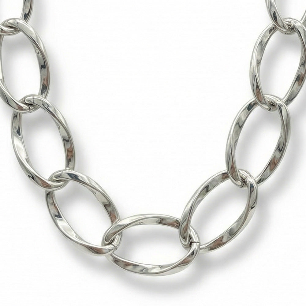 COLLANA LUNGA A CATENA CON MAGLIE CRESCENTI VERSO IL CENTRO