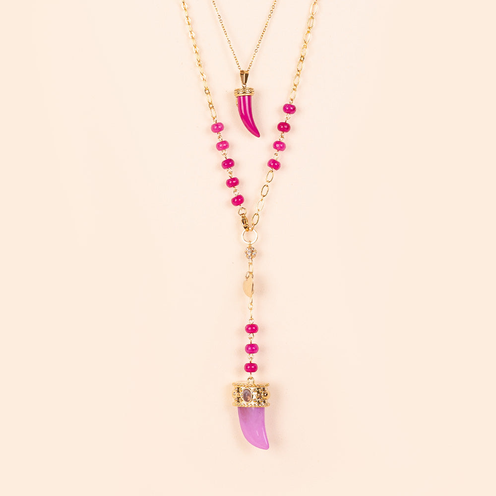 COLLANA LUNGA FINA CON PERLE COLORATE E CORNO