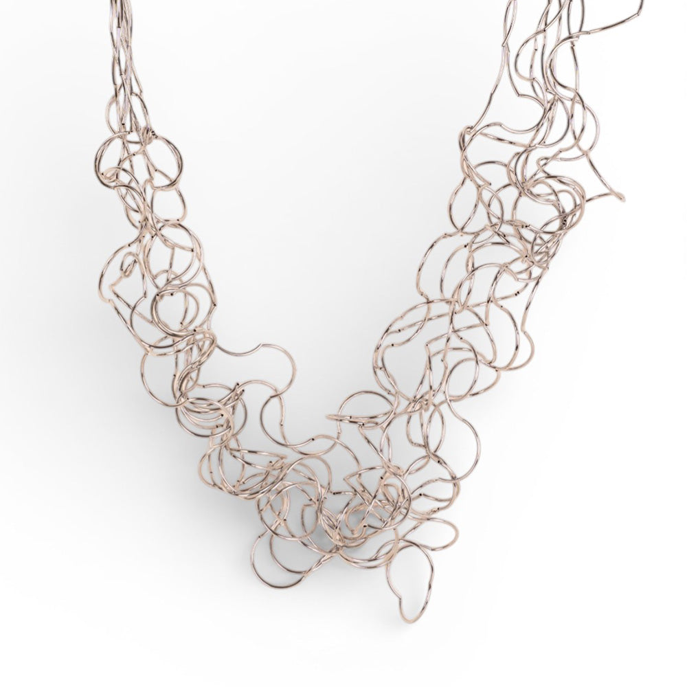 LONG WAVY MULTI-STREAM NECKLACE