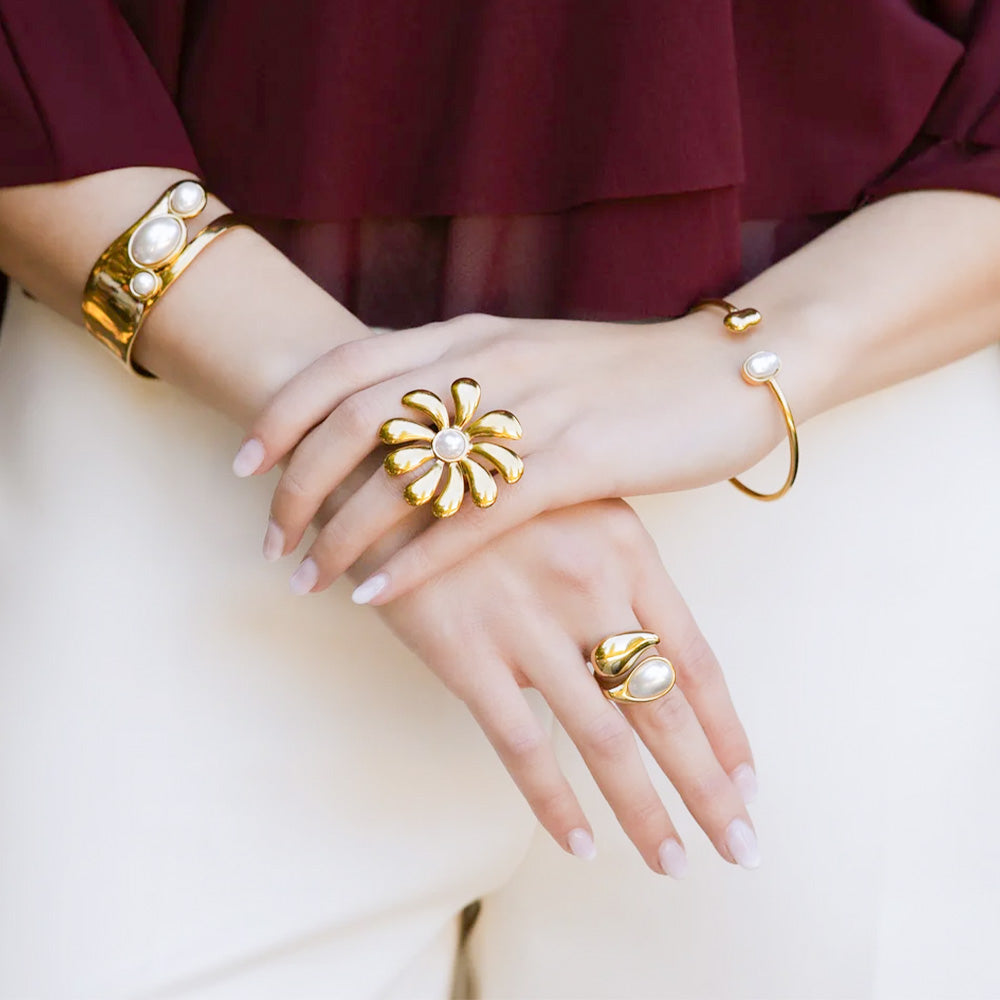 BRACCIALE RIGIDO CON PERLA