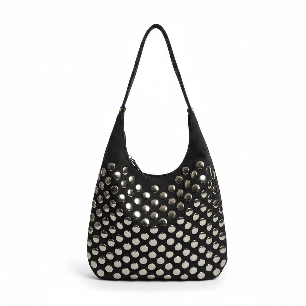 Borsa a sacca nera Fanatikerie con borchie rotonde argentate, design moderno e tracolla singola.