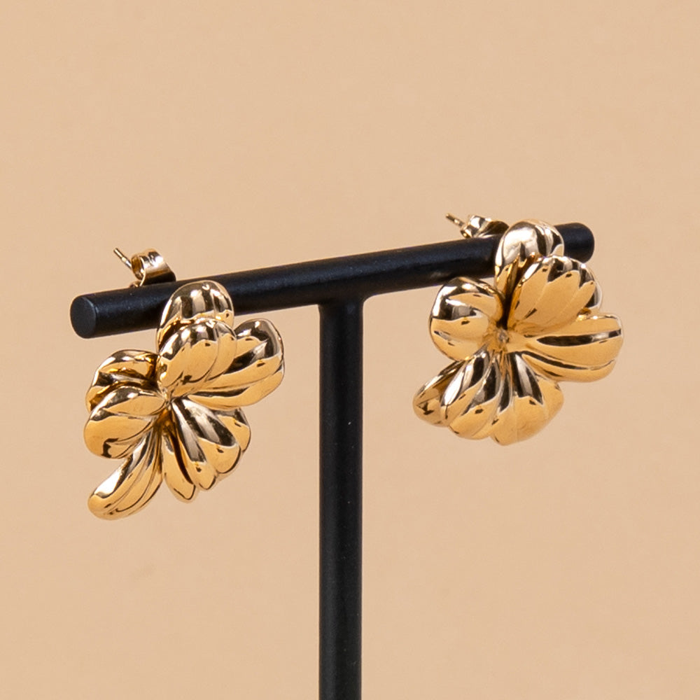 FLOWER SHAPE STUD EARRINGS