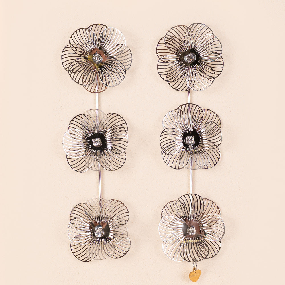 THREE FLOWER DANGLING EARRINGS