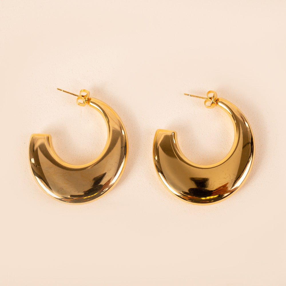 FLAT SEMI-CIRCLE DANGLING EARRINGS WITH INCREASING THICKNESS
