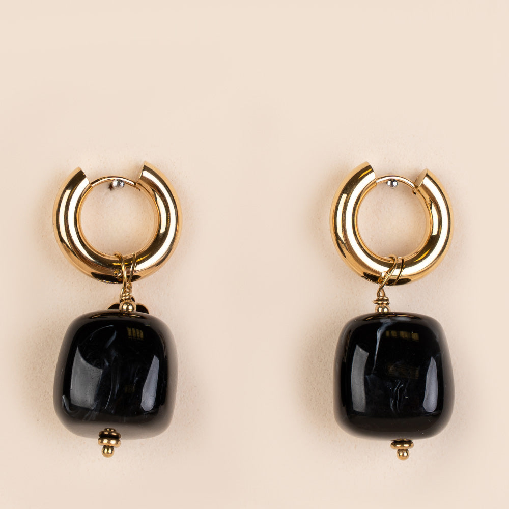 ORECCHINI PENDENTI CON CERCHIO SPESSO E PIETRE CUBICHE