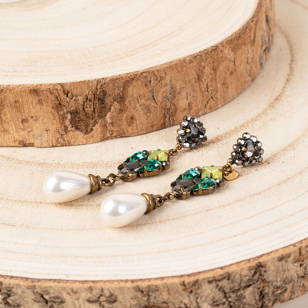 ORECCHINI PENDENTI CON PIETRE E PERLE