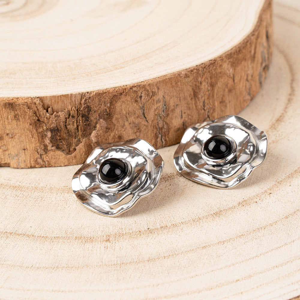 ORECCHINI PENDENTI CON PIETRA SU CERCHI IRREGOLARI