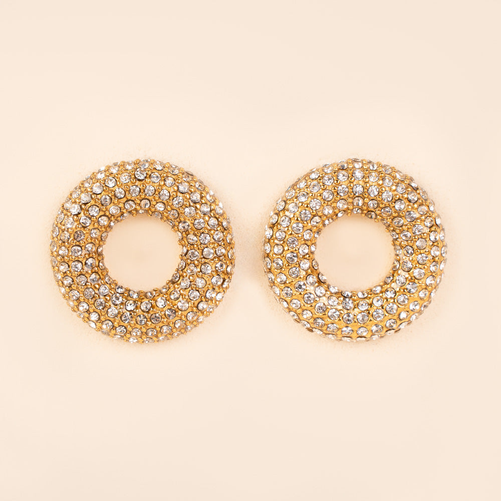 ORECCHINI A LOBO ROTONDI CON STRASS