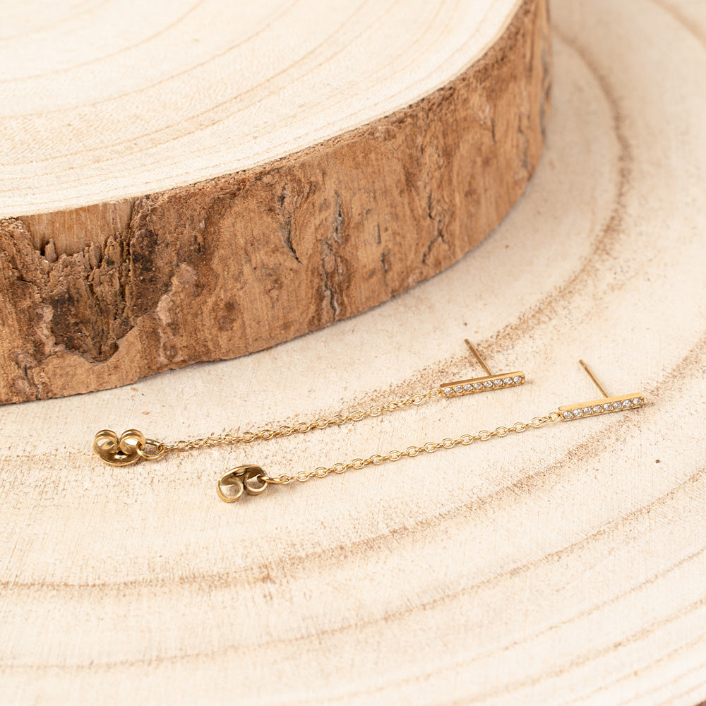 ORECCHINI PENDENTE A BARRA CORTA CON STRASS E CATENA