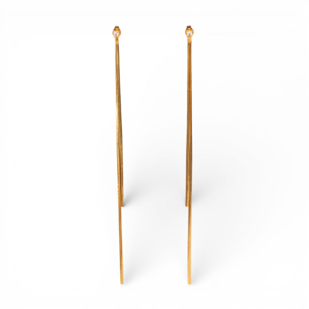 ORECCHINI PENDENTI CON FILI PIATTI E STRASS