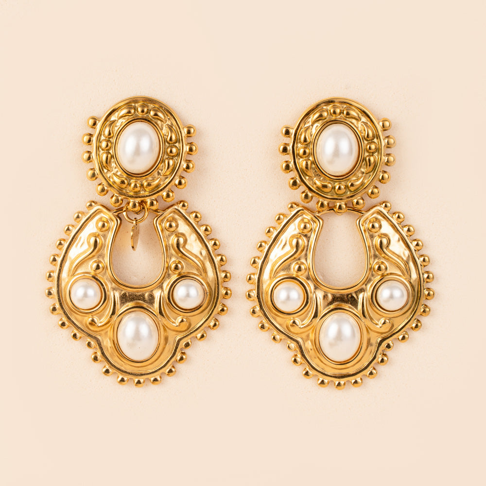 ORECCHINI PENDENTI CON PERLE E INSERTI LAVORATI