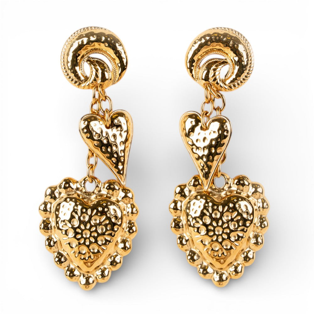 ORECCHINI PENDENTI CON CUORI MARTELLATI