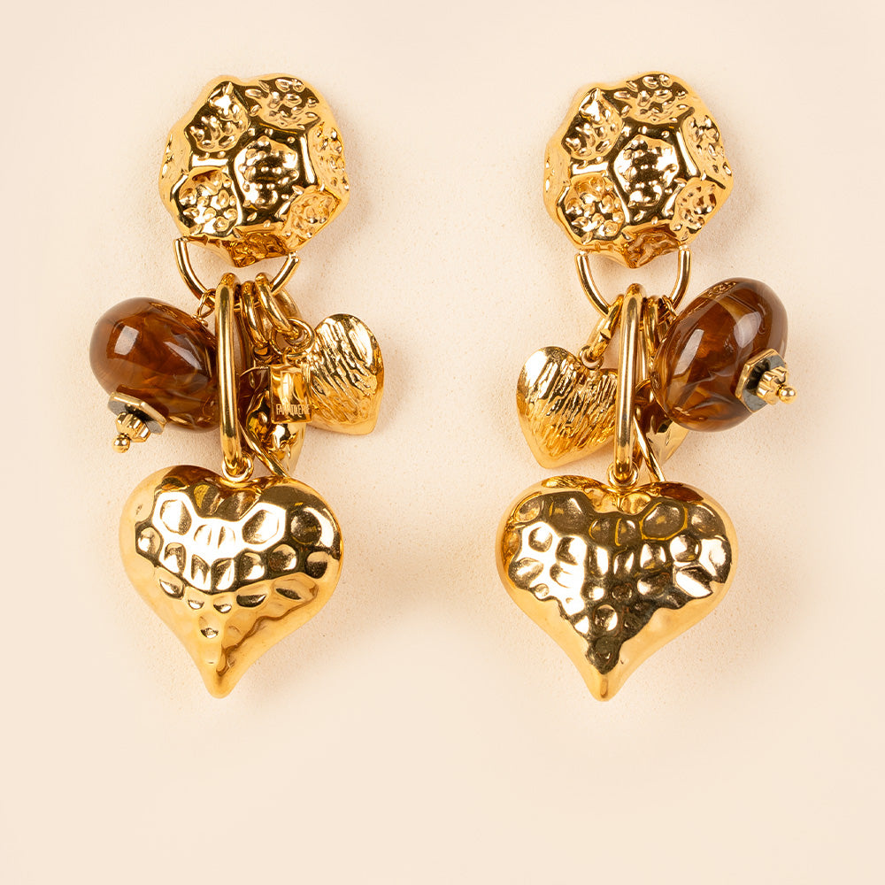 ORECCHINI PENDENTI CON CUORE SU NIDO D'APE