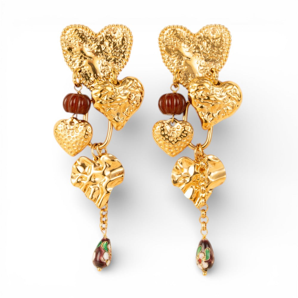 ORECCHINI PENDENTI CON CUORI MARTELLATI E PIETRE