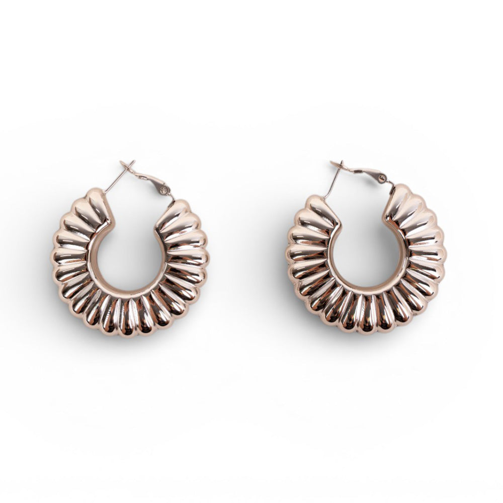 ORECCHINI PENDENTI CIRCOLARI MODELLO FIORE A PETALI STRETTI