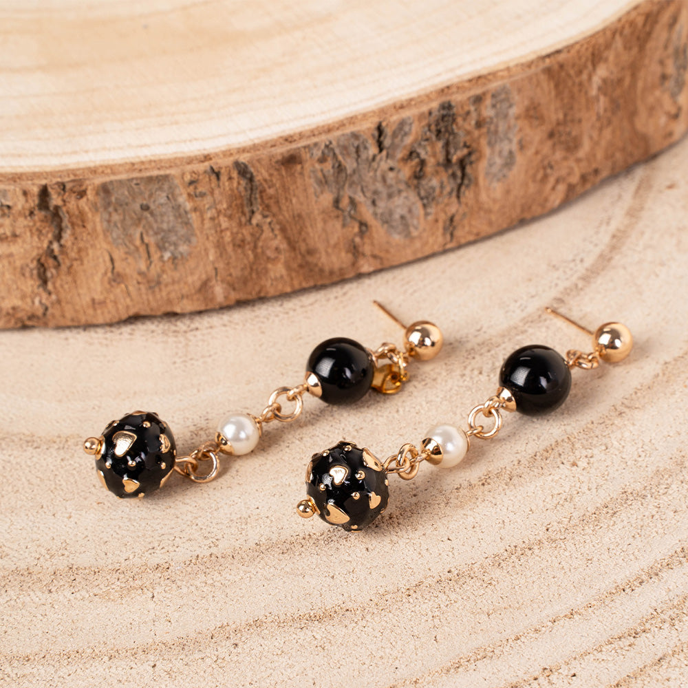 ORECCHINI PENDENTI CON SFERE CON CUORI