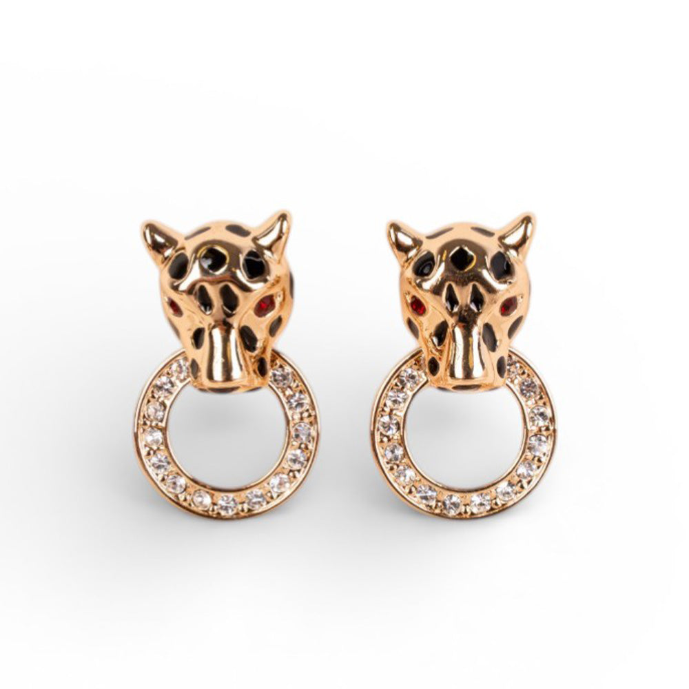 ORECCHINI PENDENTI CON TESTA DI LEOPARDO E DISCO DI STRASS