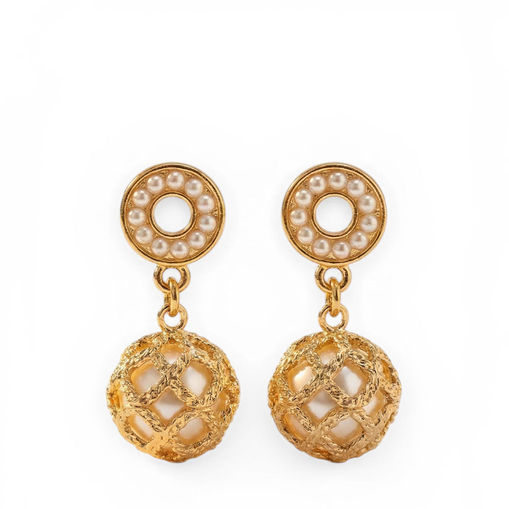 ORECCHINI PENDENTI CON SFERA LAVORATA